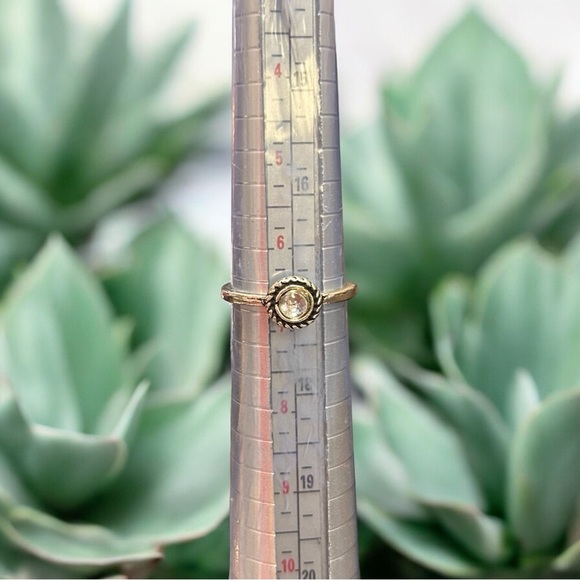 Dainty ring - Picture 2 of 2